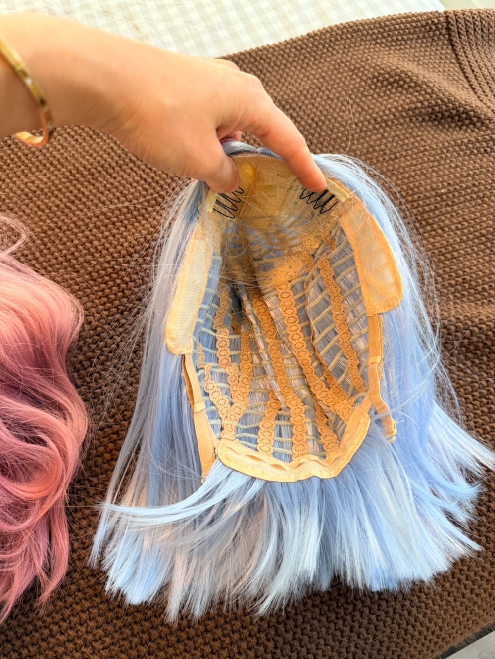 Blue and pink wig - Picture 5 of 10